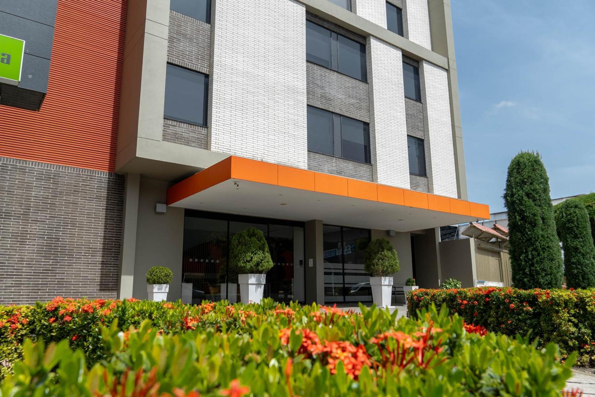 Holiday Inn Express Yopal By Ihg מראה חיצוני תמונה